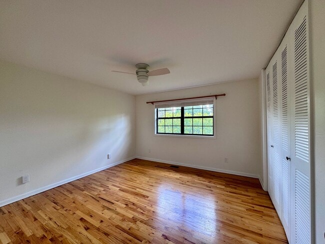 105 Fidelity St in Carrboro, NC - Foto de edificio - Building Photo