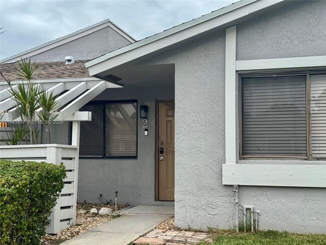 603 Racquet Club Rd in Weston, FL - Building Photo - Building Photo