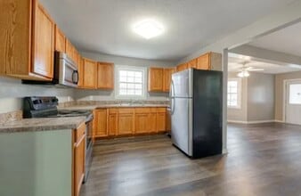 761 S 5th St, Unit 504 in Salina, KS - Building Photo - Building Photo