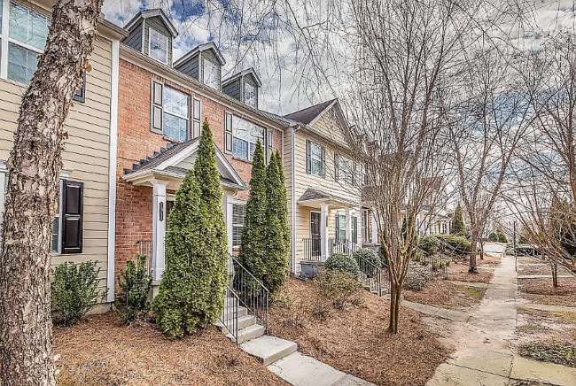 1311 Rocking Chair Ct in Woodstock, GA - Building Photo - Building Photo