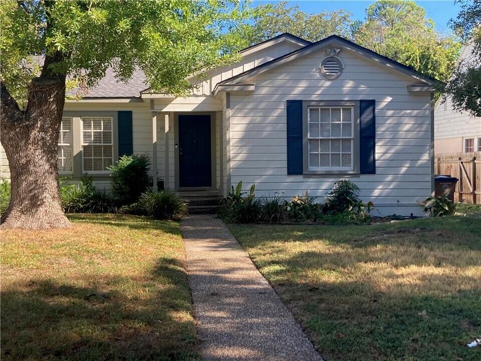 1502 Mohle Dr in Austin, TX - Building Photo