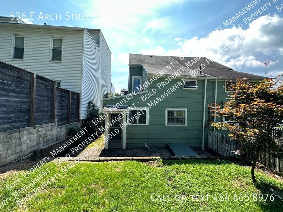 536 E Arch St in Pottsville, PA - Building Photo