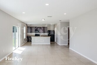 2154 Sequoia Way in Davenport, FL - Building Photo - Building Photo