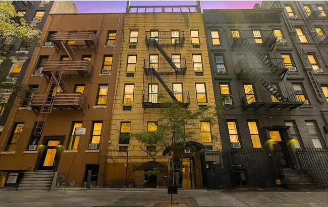 346 E 76th St in New York, NY - Building Photo - Building Photo