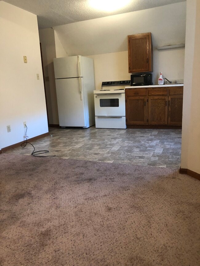 309 Hart St, Unit D in Jefferson City, MO - Foto de edificio - Building Photo