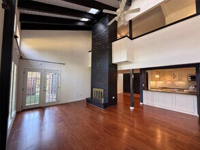 3175 Golden Oak Ct in Farmers Branch, TX - Building Photo - Building Photo