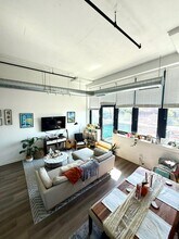 1224 W Van Buren St, Unit #307 in Chicago, IL - Building Photo - Building Photo