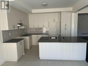 7 Ann McKee St in Caledon, ON - Building Photo - Building Photo