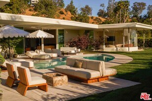 1865 Loma Vista Dr in Beverly Hills, CA - Building Photo