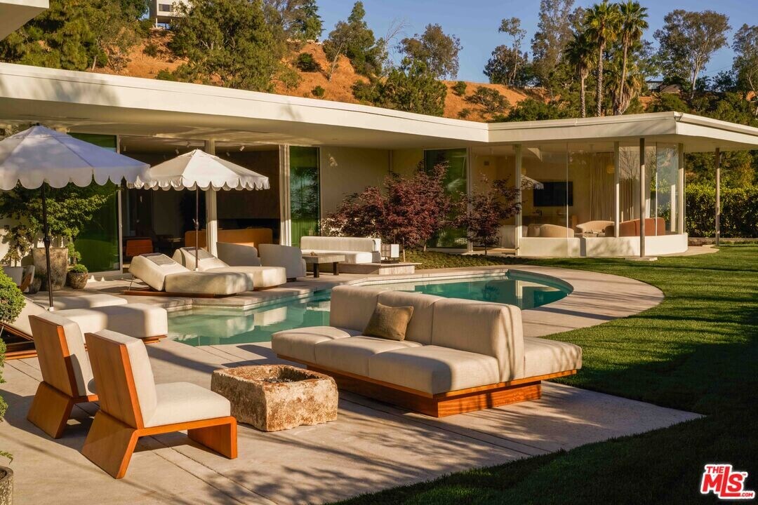 1865 Loma Vista Dr in Beverly Hills, CA - Building Photo