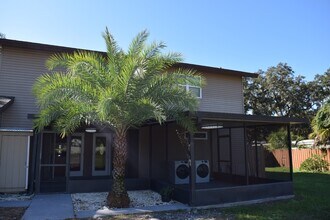 2718 Viola Ln in Valrico, FL - Foto de edificio - Building Photo