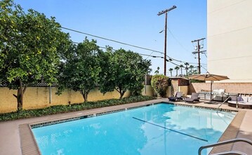 5143 Bakman Ave in Los Angeles, CA - Building Photo - Building Photo