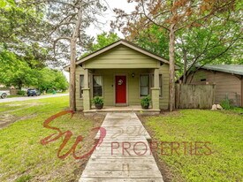 1110 Clinton Ave in Stephenville, TX - Building Photo