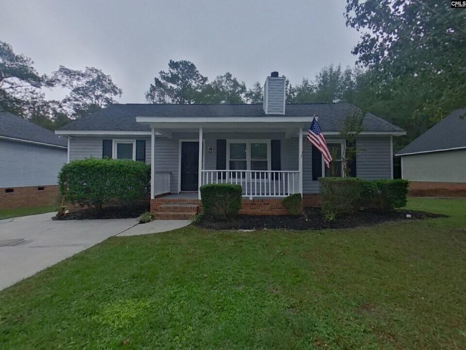 208 Dutch Dr in Irmo, SC - Building Photo