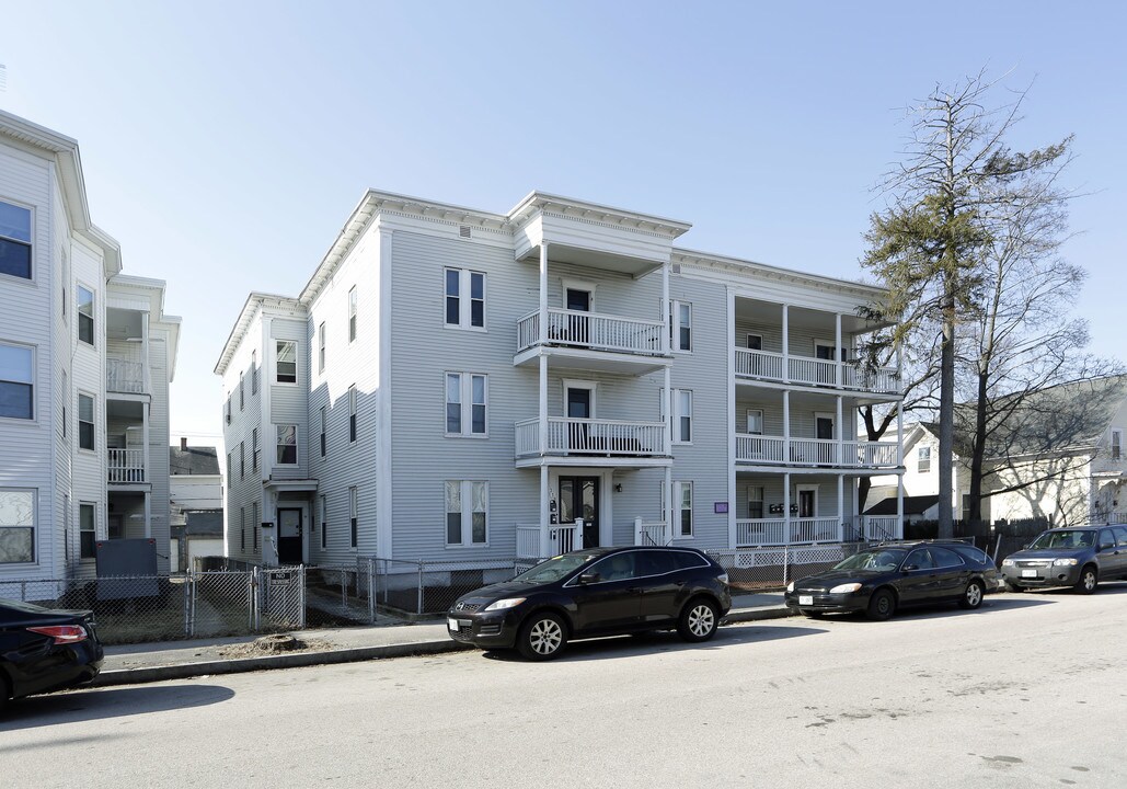 317-319 Central St in Manchester, NH - Building Photo