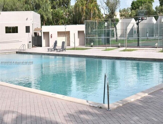 8520 SW 133rd Avenue Rd in Miami, FL - Building Photo - Building Photo