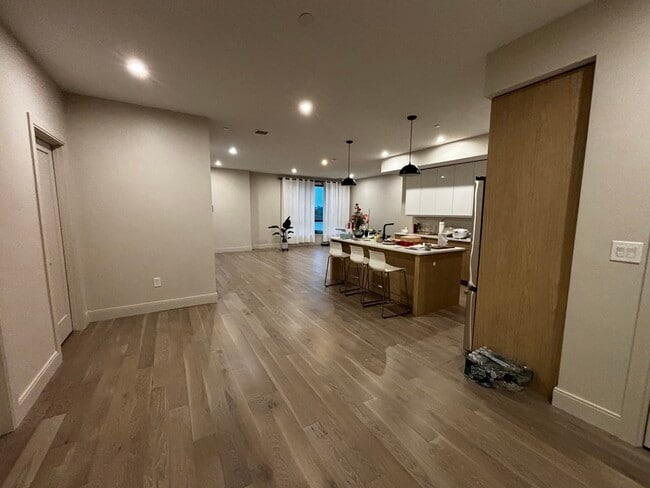 85 Myrtle St, Unit 202