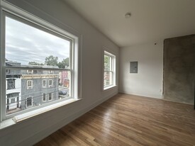 140 3rd St, Unit 4 Apartamentos