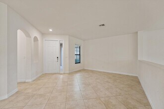 8903 Sea Chase Dr in Wellington, FL - Building Photo - Building Photo