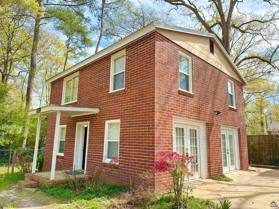 317 Oakview Square in Warner Robins, GA - Building Photo