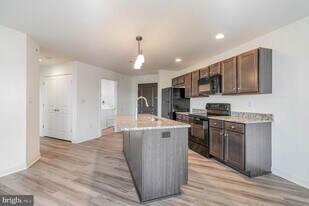 1708 Fairmont Dr in Harrisburg, PA - Building Photo