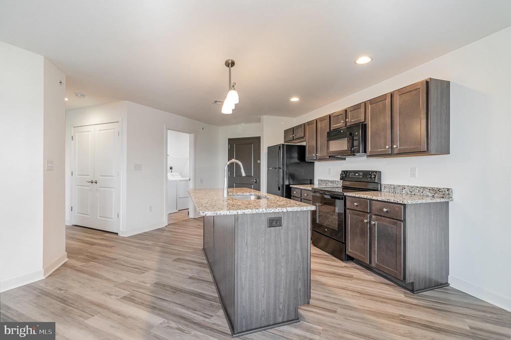 1708 Fairmont Dr in Harrisburg, PA - Building Photo