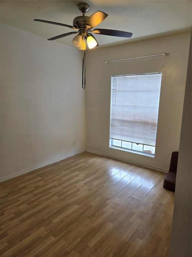 6500 Harbor Town Dr in Houston, TX - Building Photo - Building Photo