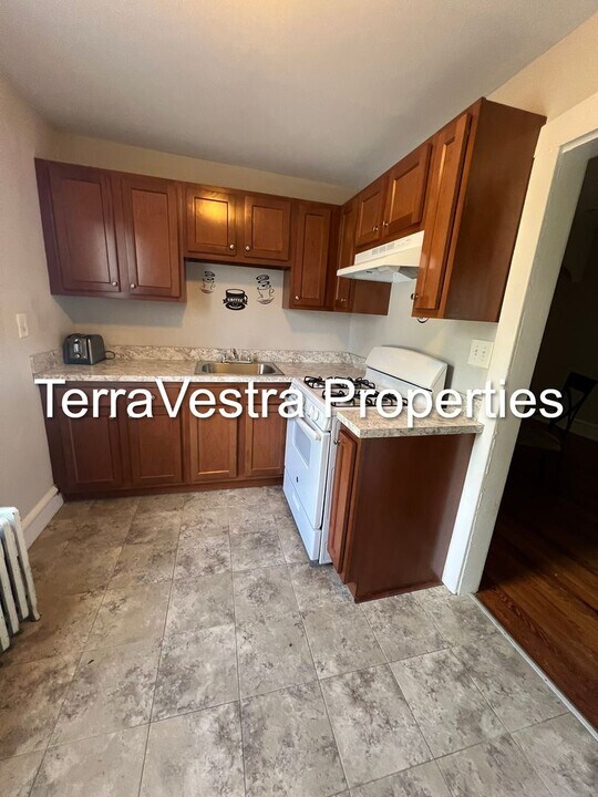 206 S White Horse Pike in Audubon, NJ - Building Photo