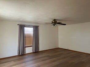 1848 E Springville Ave in Porterville, CA - Building Photo - Building Photo