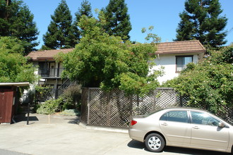 5493 Claremont Ave in Oakland, CA - Building Photo - Building Photo