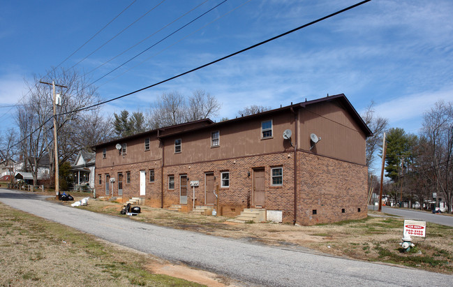 409 Barton St in Easley, SC - Building Photo - Building Photo