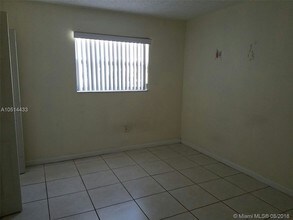 8075 NW 7th St-Unit -305 in Miami, FL - Building Photo - Building Photo