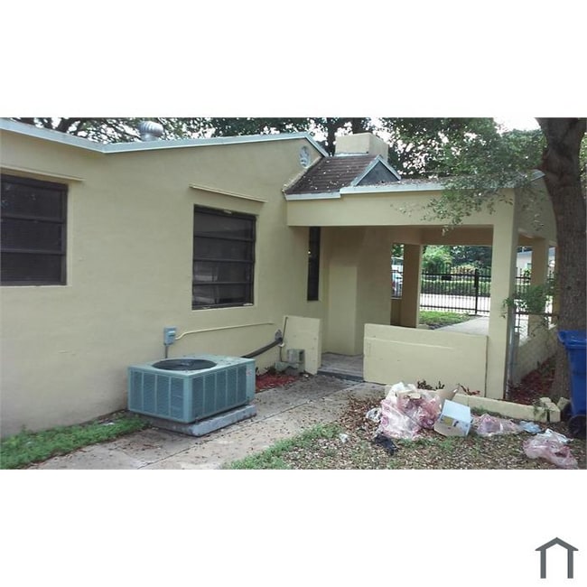2153 NW 92nd St in Miami, FL - Building Photo - Building Photo