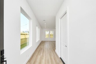 107 Frawley St in Houston, TX - Building Photo - Building Photo