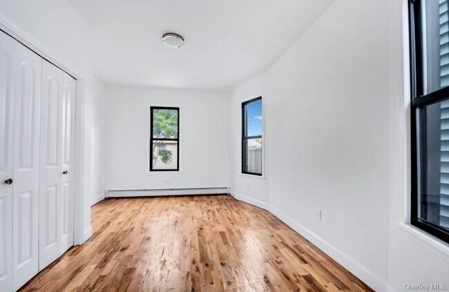 1842 Hunt Ave in Bronx, NY - Building Photo - Building Photo