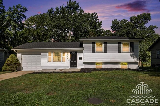 property at 806 SW Lea Dr