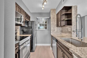 2850 N Oakland Forest Dr in Fort Lauderdale, FL - Building Photo - Building Photo