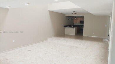 350 Poinciana Island Dr in Sunny Isles Beach, FL - Building Photo - Building Photo