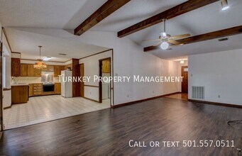 811 Cedar Ridge Dr in Little Rock, AR - Building Photo - Building Photo