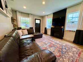 2208 Henderson Dr in Orlando, FL - Building Photo - Building Photo