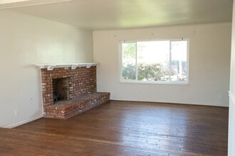 646 Buttonwood Dr in Brea, CA - Foto de edificio - Building Photo