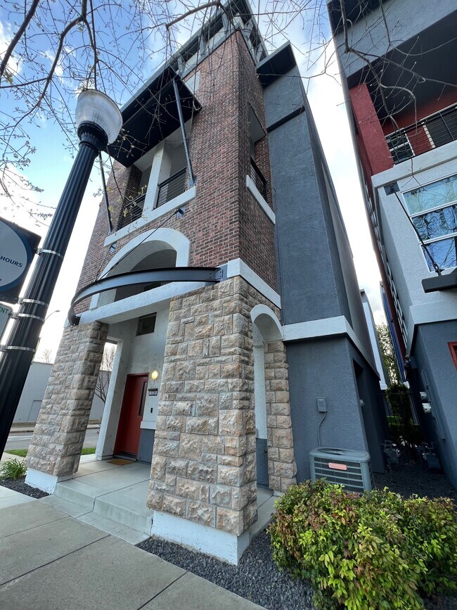 1726 7th St in Sacramento, CA - Building Photo - Building Photo