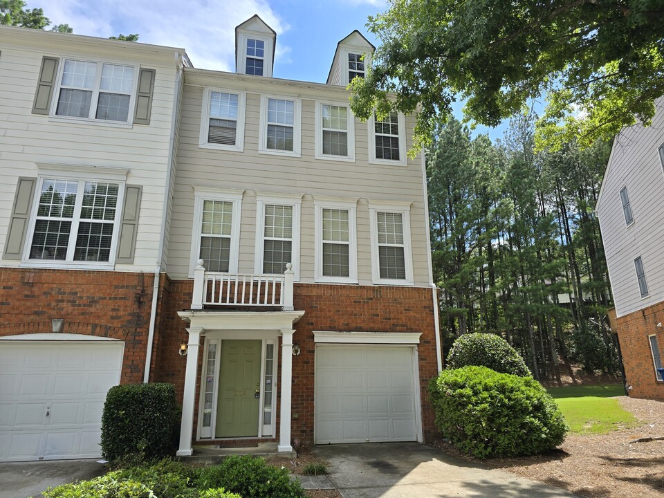 3954 Howell Park Rd in Duluth, GA - Foto de edificio