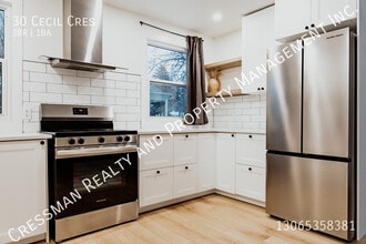 30 Cecil Crescent in Regina, SK - Building Photo - Building Photo