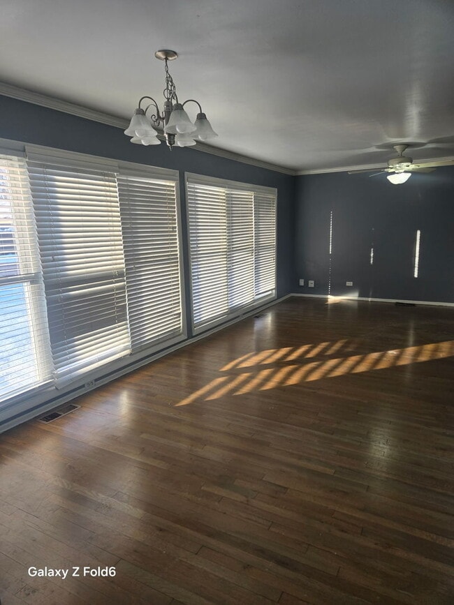 550 Washington Blvd in Hoffman Estates, IL - Building Photo - Building Photo