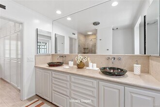 11053 Strathmore Dr in Los Angeles, CA - Building Photo - Building Photo