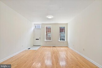 2251 Cross St in Philadelphia, PA - Building Photo - Building Photo
