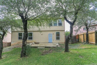 331 Knights Cross Dr in San Antonio, TX - Building Photo - Building Photo