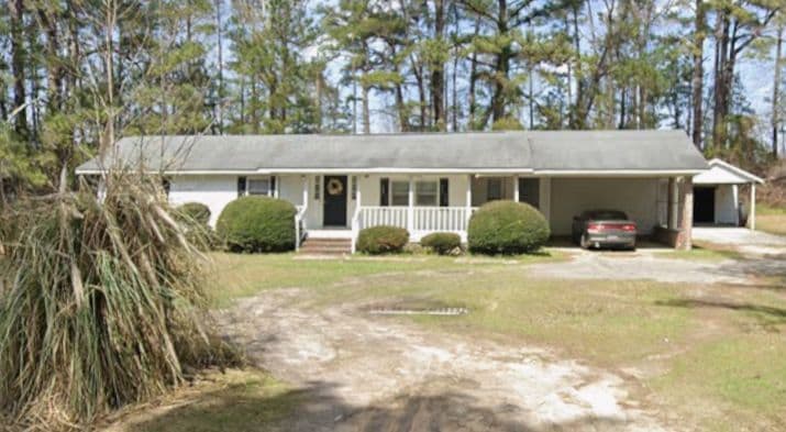 2613 Javelin Cir in Effingham, SC - Building Photo