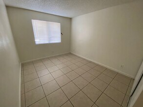 917 Bridgewater St in Las Vegas, NV - Building Photo - Building Photo